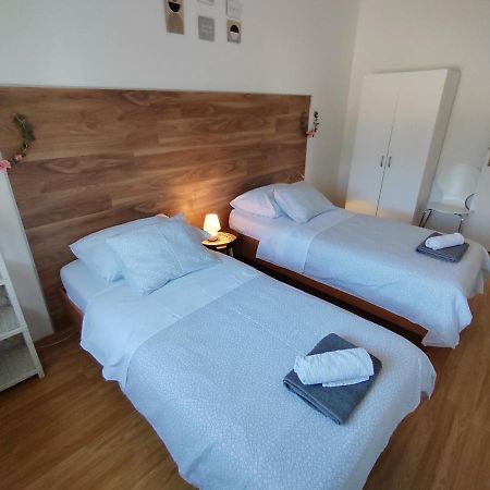Apartments Karla I Ivano Mandre Εξωτερικό φωτογραφία