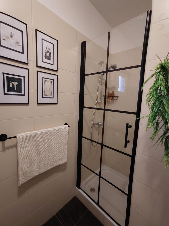 Apartments Karla I Ivano Mandre Εξωτερικό φωτογραφία