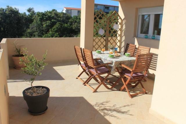 Apartments Karla I Ivano Mandre Εξωτερικό φωτογραφία